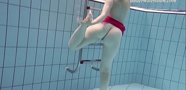  Fat teen underwater shows her bouncing body